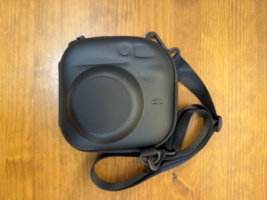 Instax mini 12 + bolsa + 7 recargas