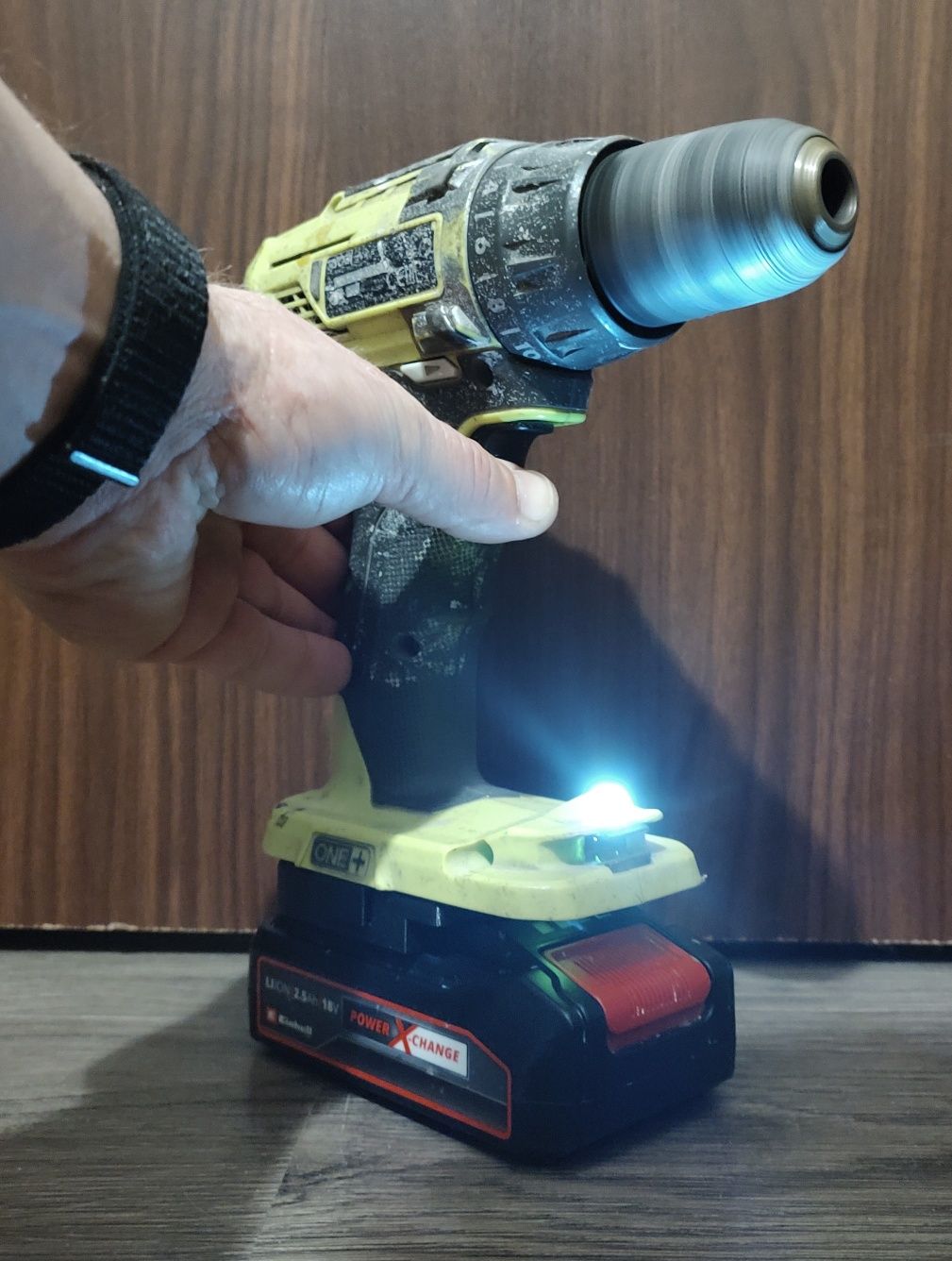 Adapter Ryobi One+ na baterie Einhell Power X Change.