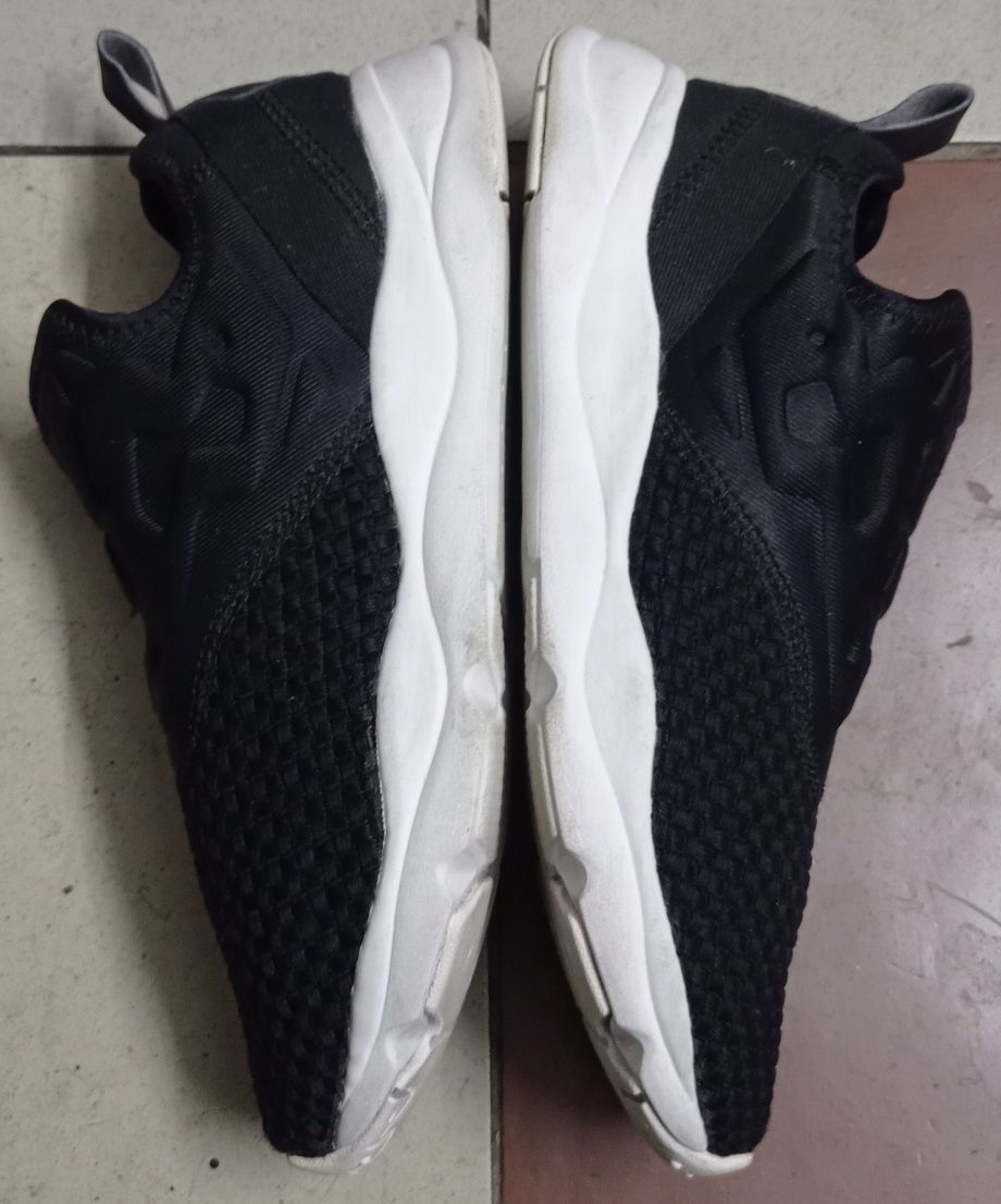 Кроссовки Reebok Furylite Women Slip On без нюансов
