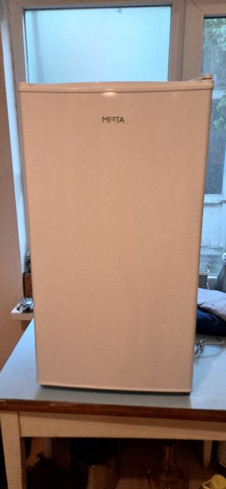 Маленький Холодильник Mirta RE-8108