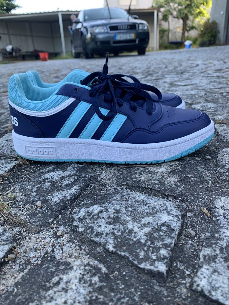Sapatilhas adidas semi-novas