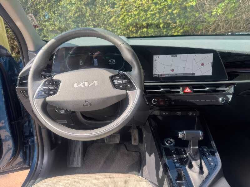 2023 Kia Niro SX