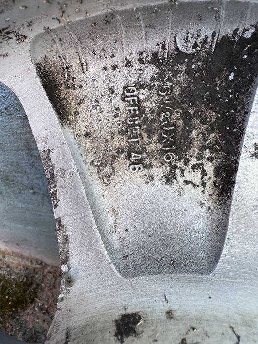 Продам оригинальные  диски  5x114,3.R16