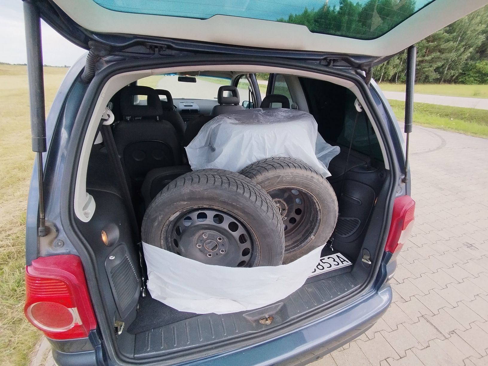 Volkswagen Sharan 1,9tdi,xenon,tempomat,7osób