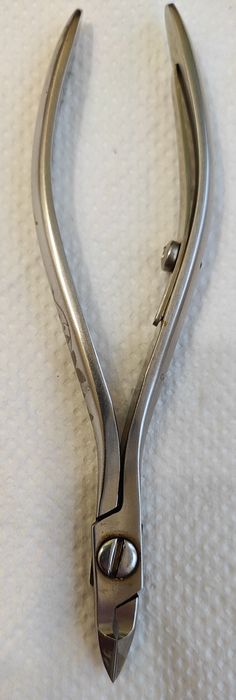 Кусачки маникюрные Eclat с гравировкой.