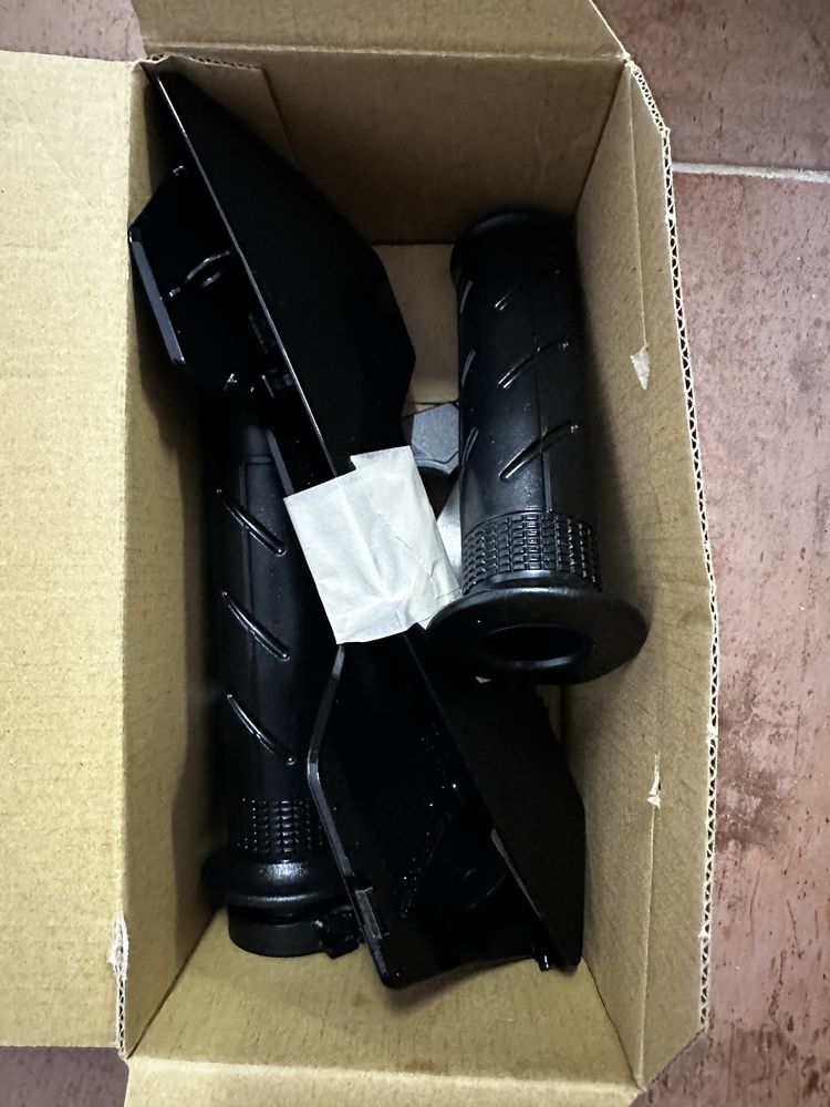 Punhos originais Honda ADV 350 de 2025