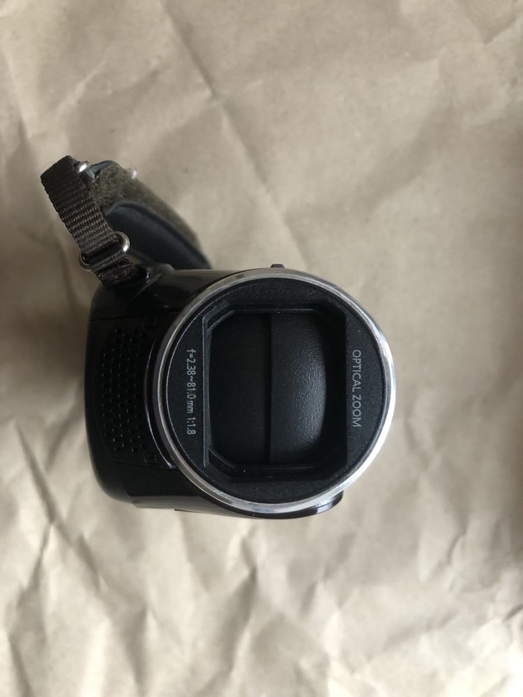 Відеокамера Panasonic HC-V100