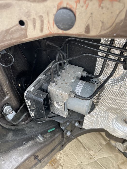 Skoda Octavia 3 pompa abs sterownik 5Q0 / 614 / 517 ED