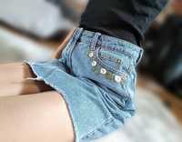 Jeansowa spódniczka z haftem