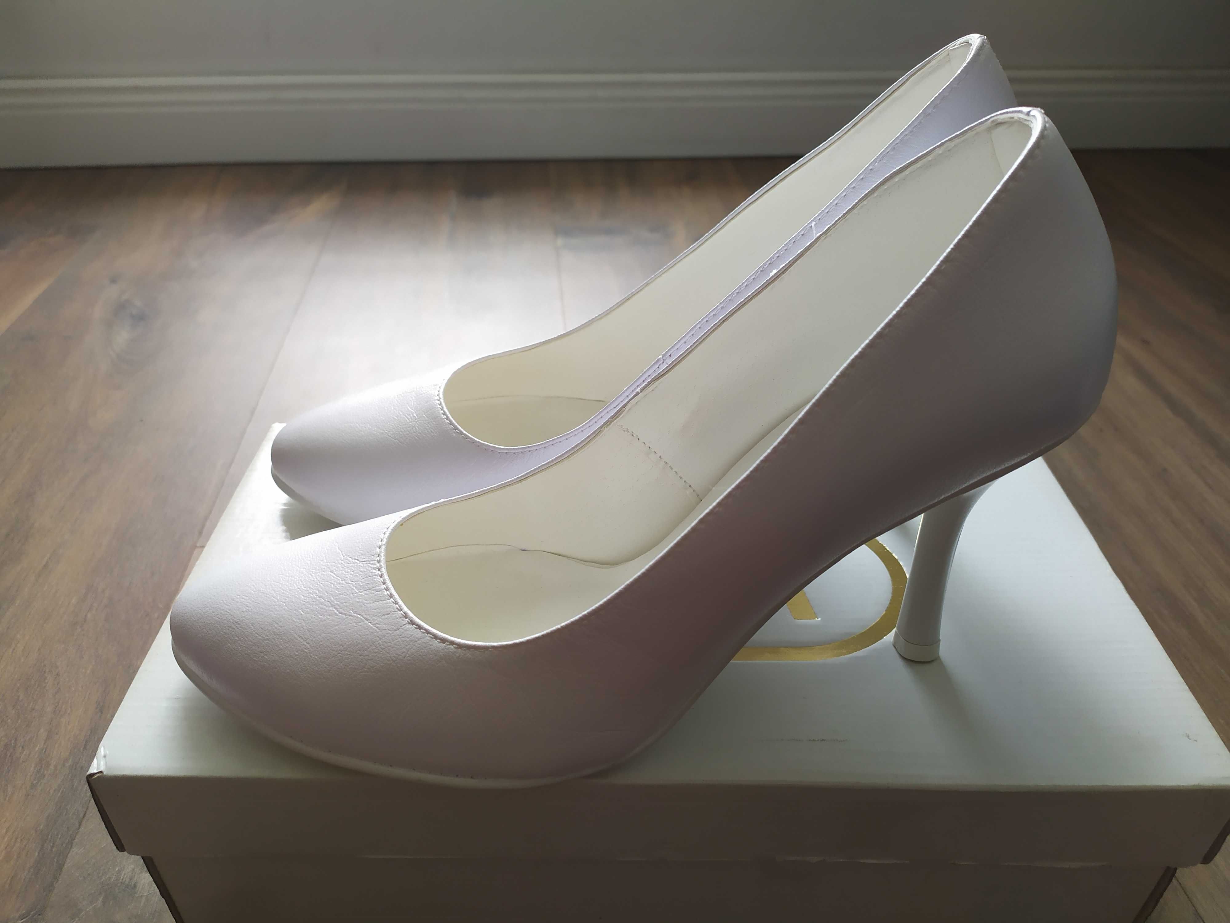 białe buty ślubne WITT nieuzywane rozm 41 model 107 obcas 8cm