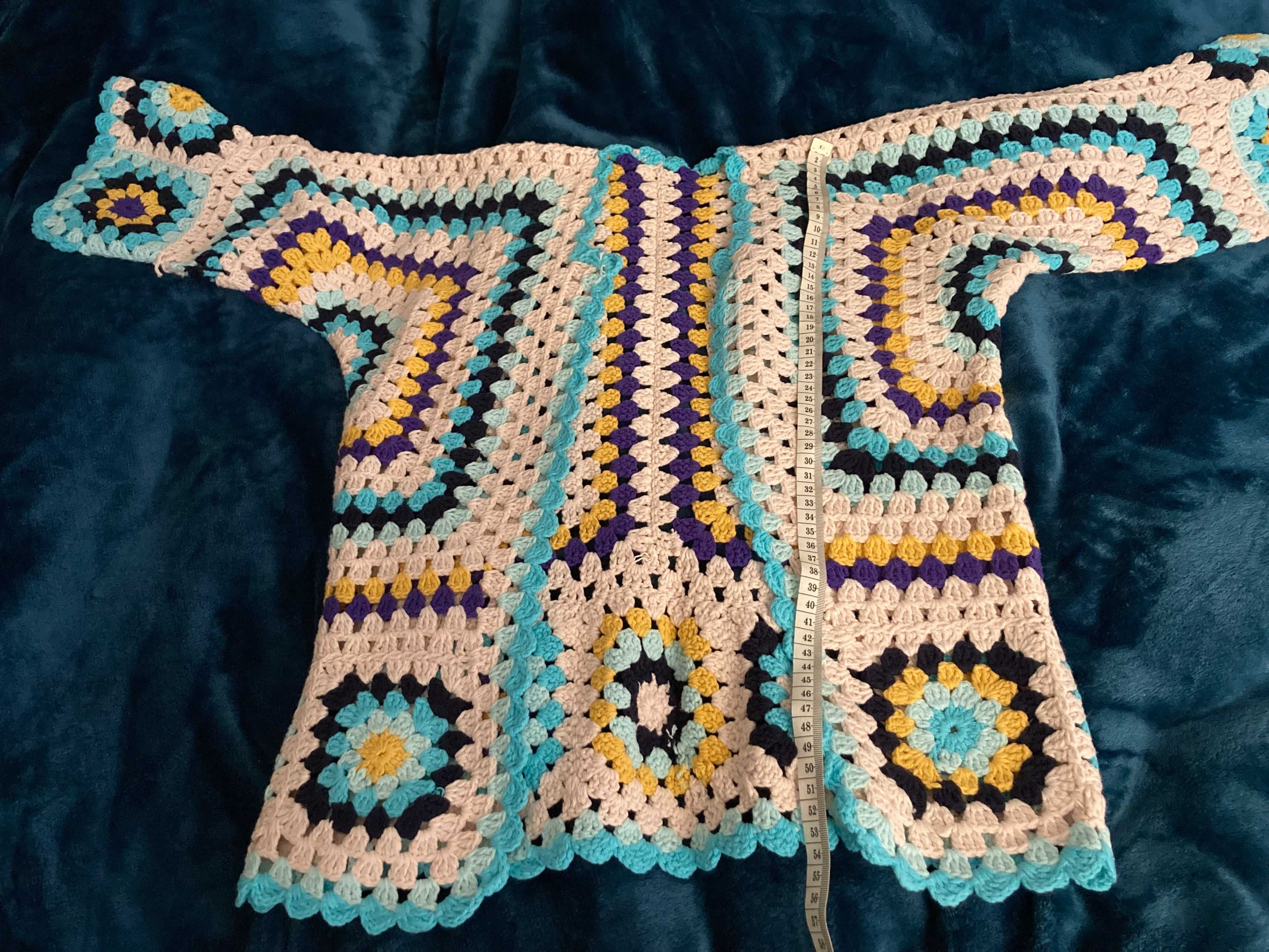 Casaco Mulher Cardigan Crochet lã para mulher feito a mao / flor