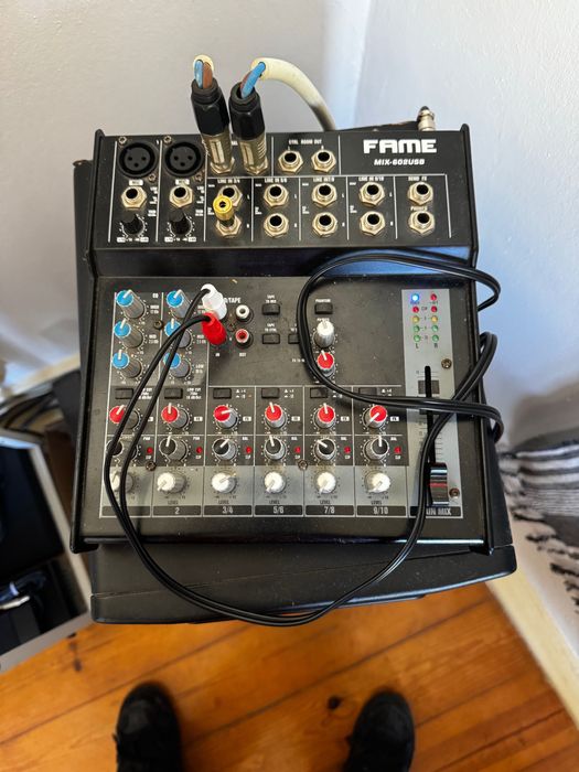 Monitores m áudio bx8