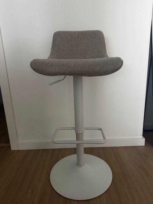 Conjunto de cadeiras alta