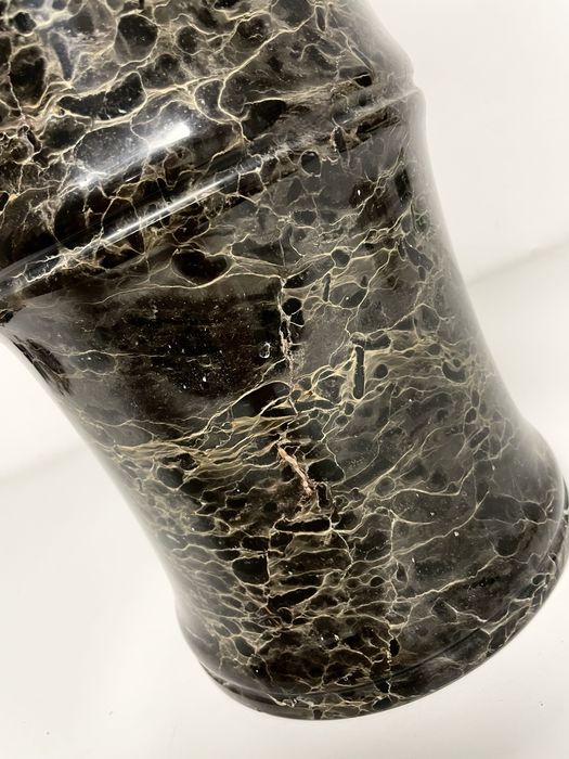 Vase en marbre Dark Emperador