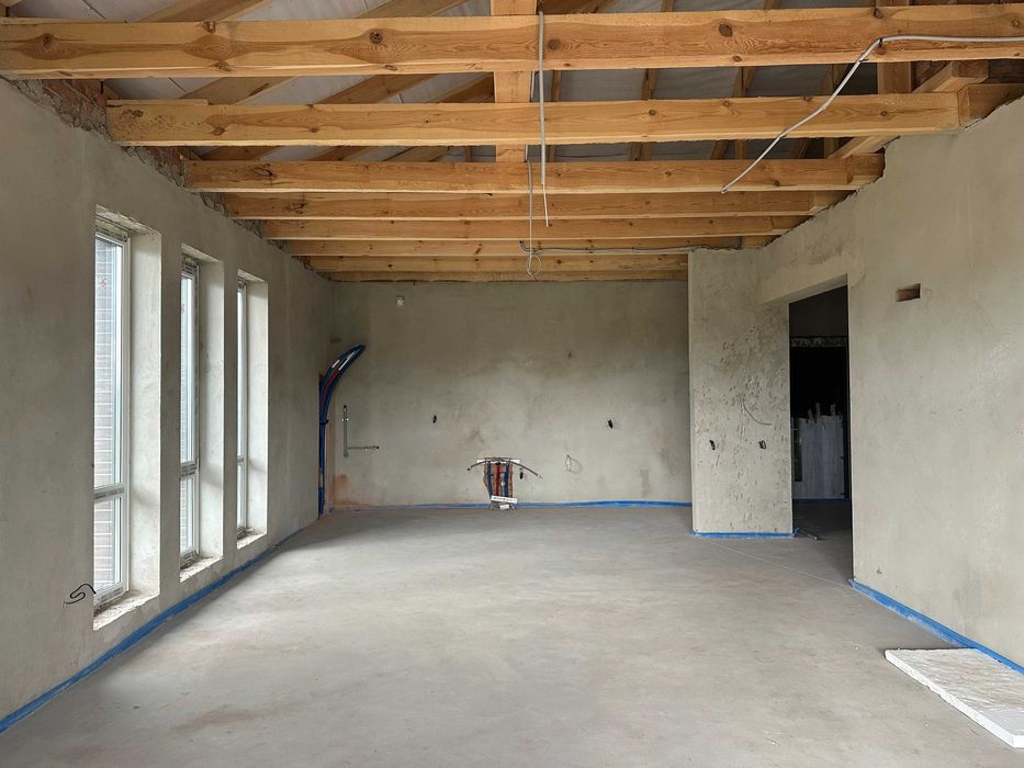 Продам просторий будинок в затишній локації