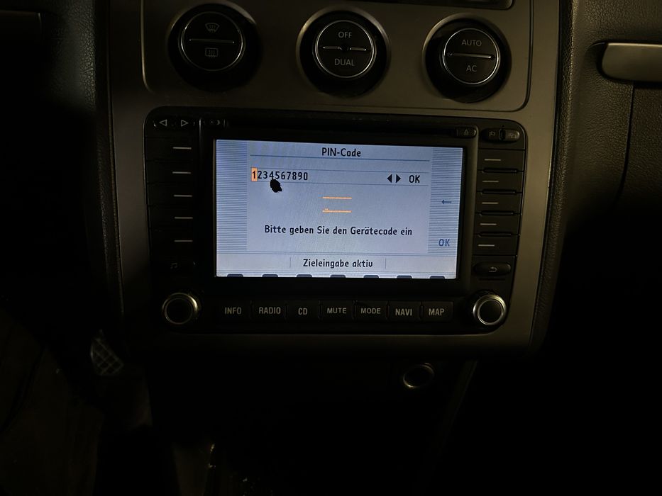 Radio nawigacja oryginal Touran kod