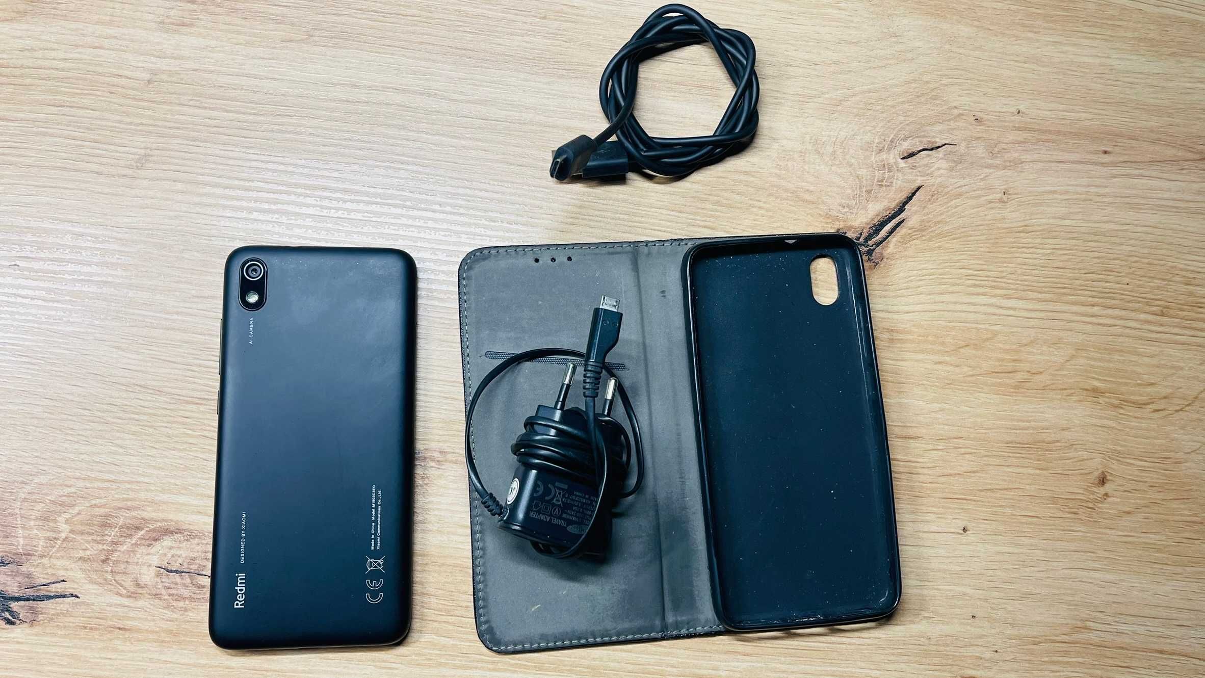 XIAOMI Redmi 7A 2/32 Black, Dual Sim, Etui zamykane 2xładowarka