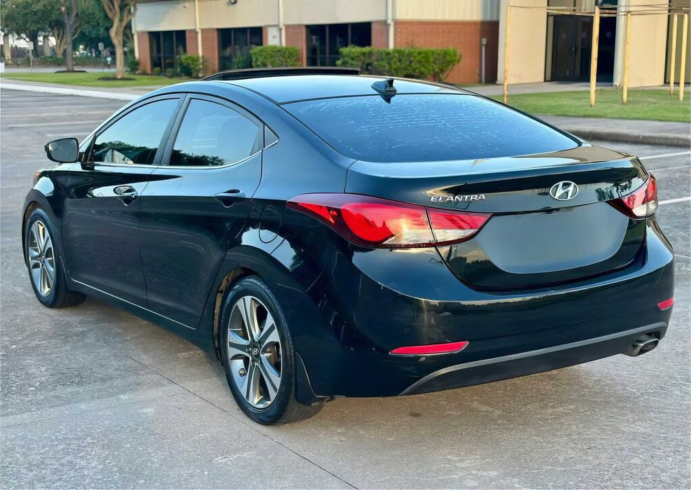 Hyundai Elantra      2015