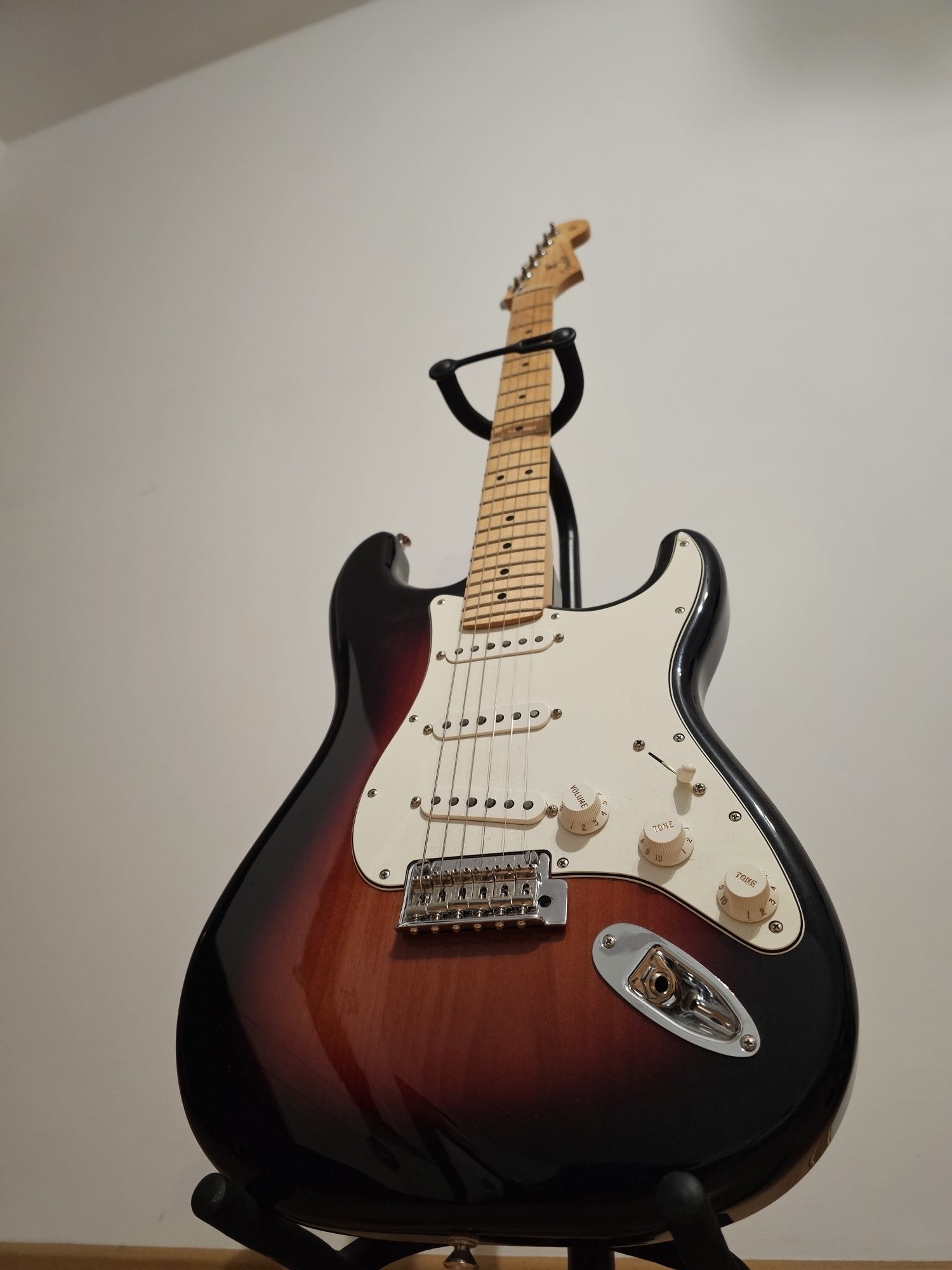 Fender Player Series Strat MN, jak nowy fabryczne niezniszczone struny