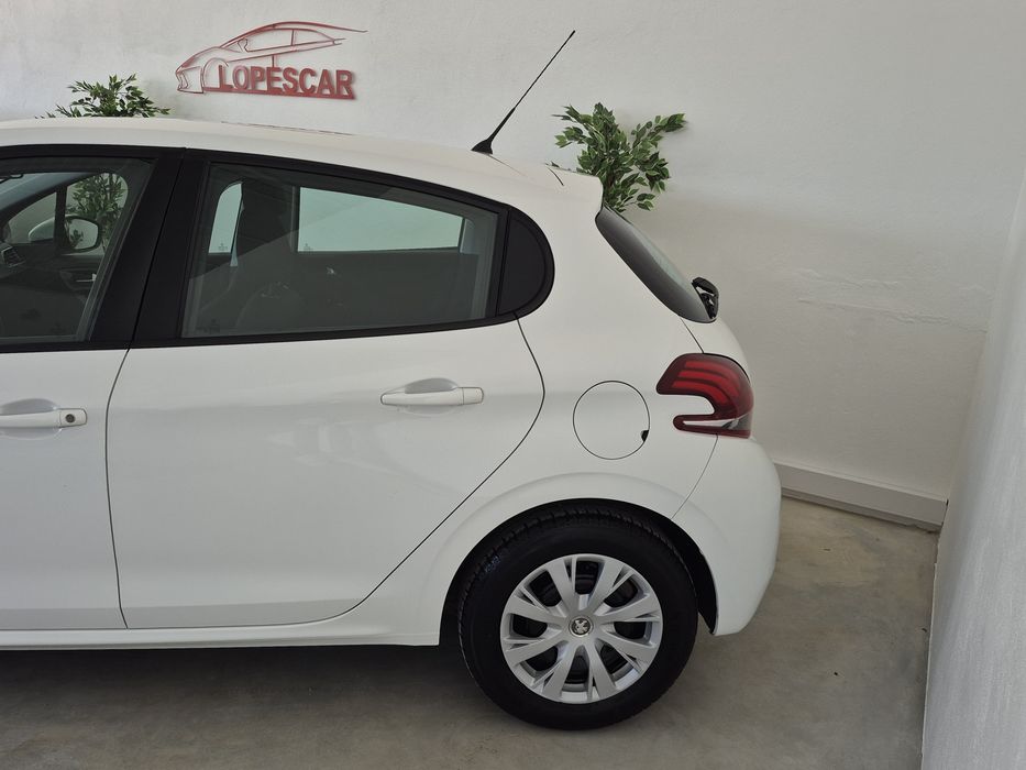 Peugeot 208 - 46.000KM - 2018 | GARANTIA