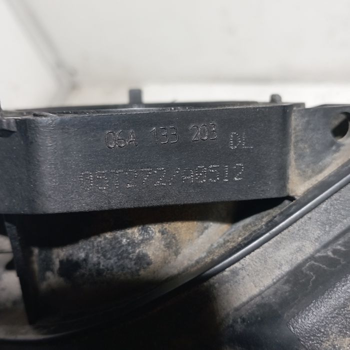 Колектор впускний 1.6 MPI Skoda Octavia A5 Golf 5 06A133203 VAG