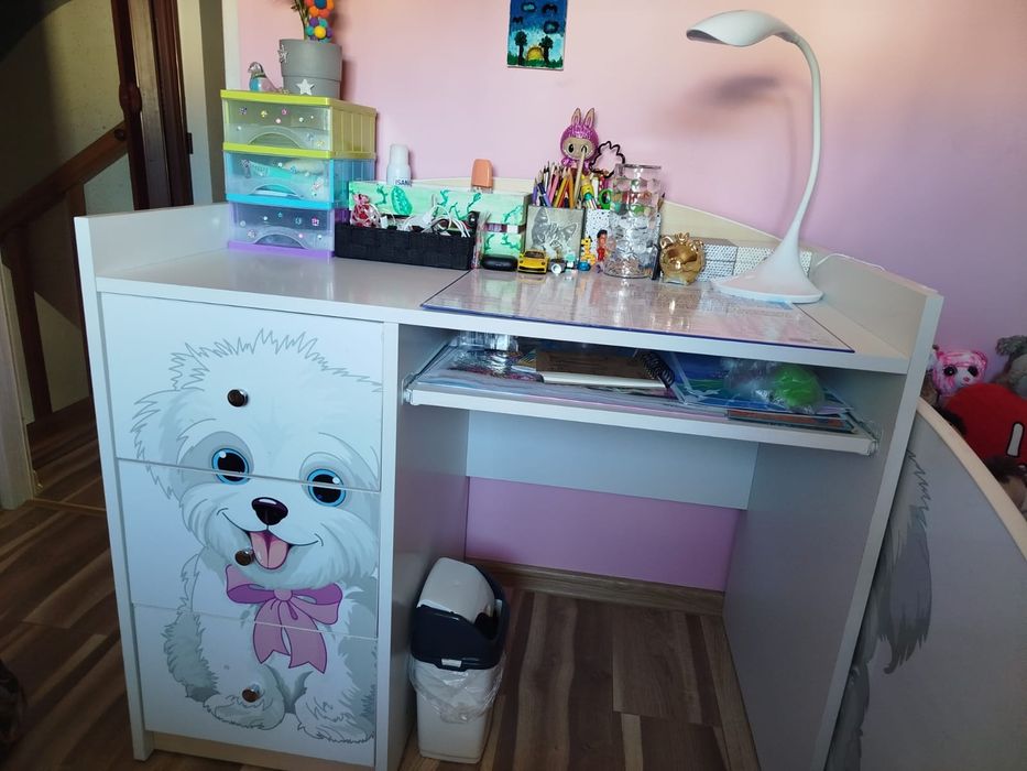 Komplet mebli dla dziewczynki