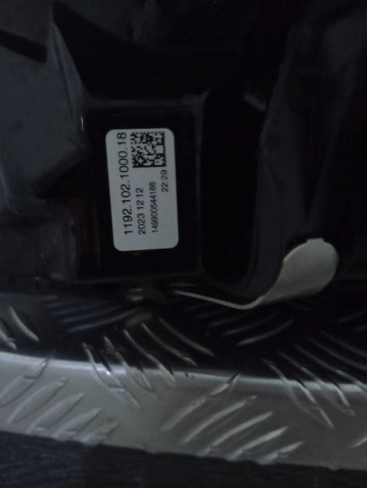 BMW i4 g26 g22,g23 lampa prawy przód