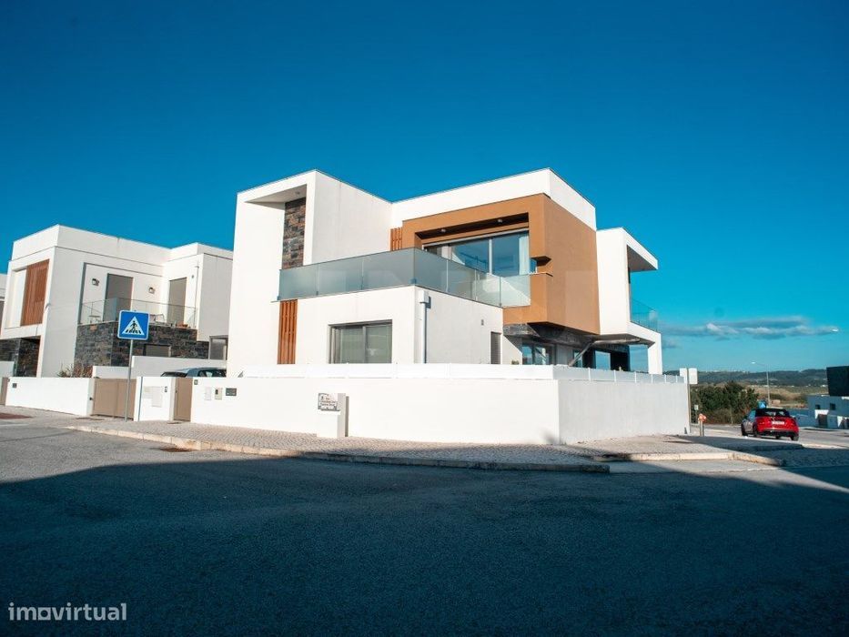 Moradia T4, independente, para venda, Caldas da Rainha