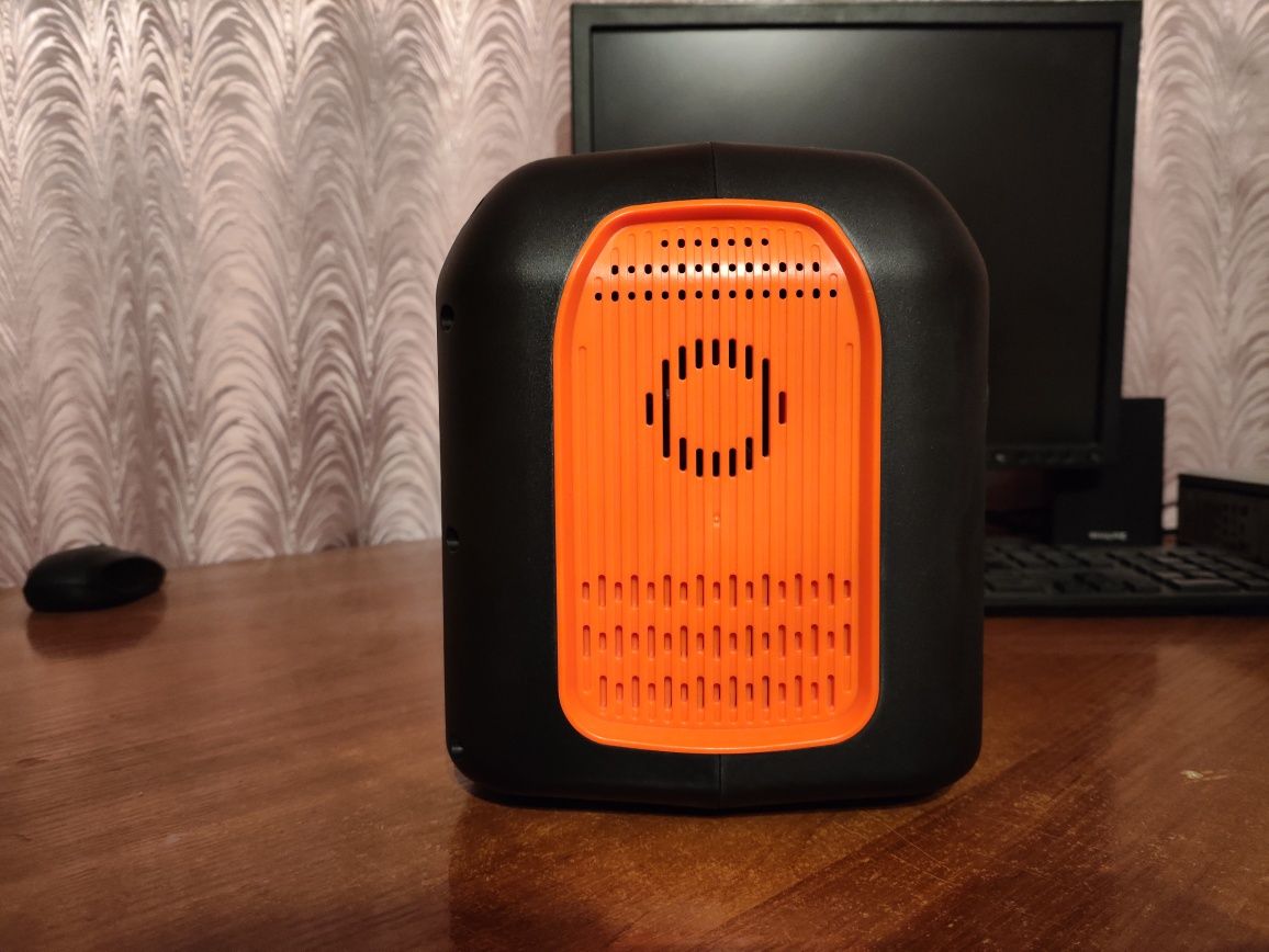 Продам зарядну станцію Golabs. Повністю нова.