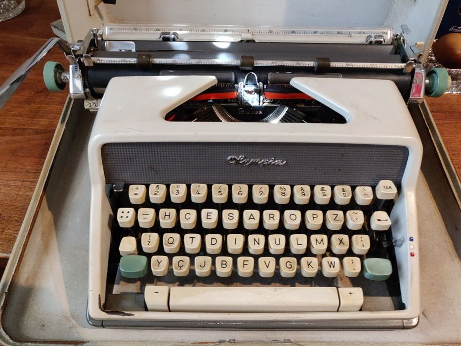 Maquina de escrever Olympia