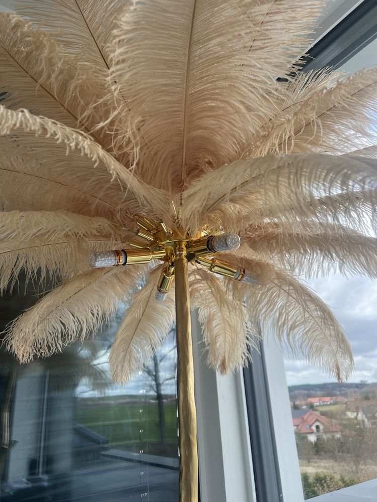 Lampa stojąca z piorami strusia 170 cm piekna