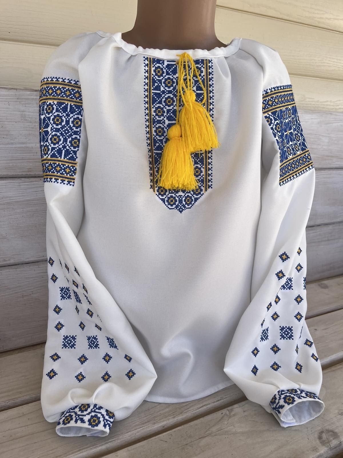 Вишита  сорочка жіноча