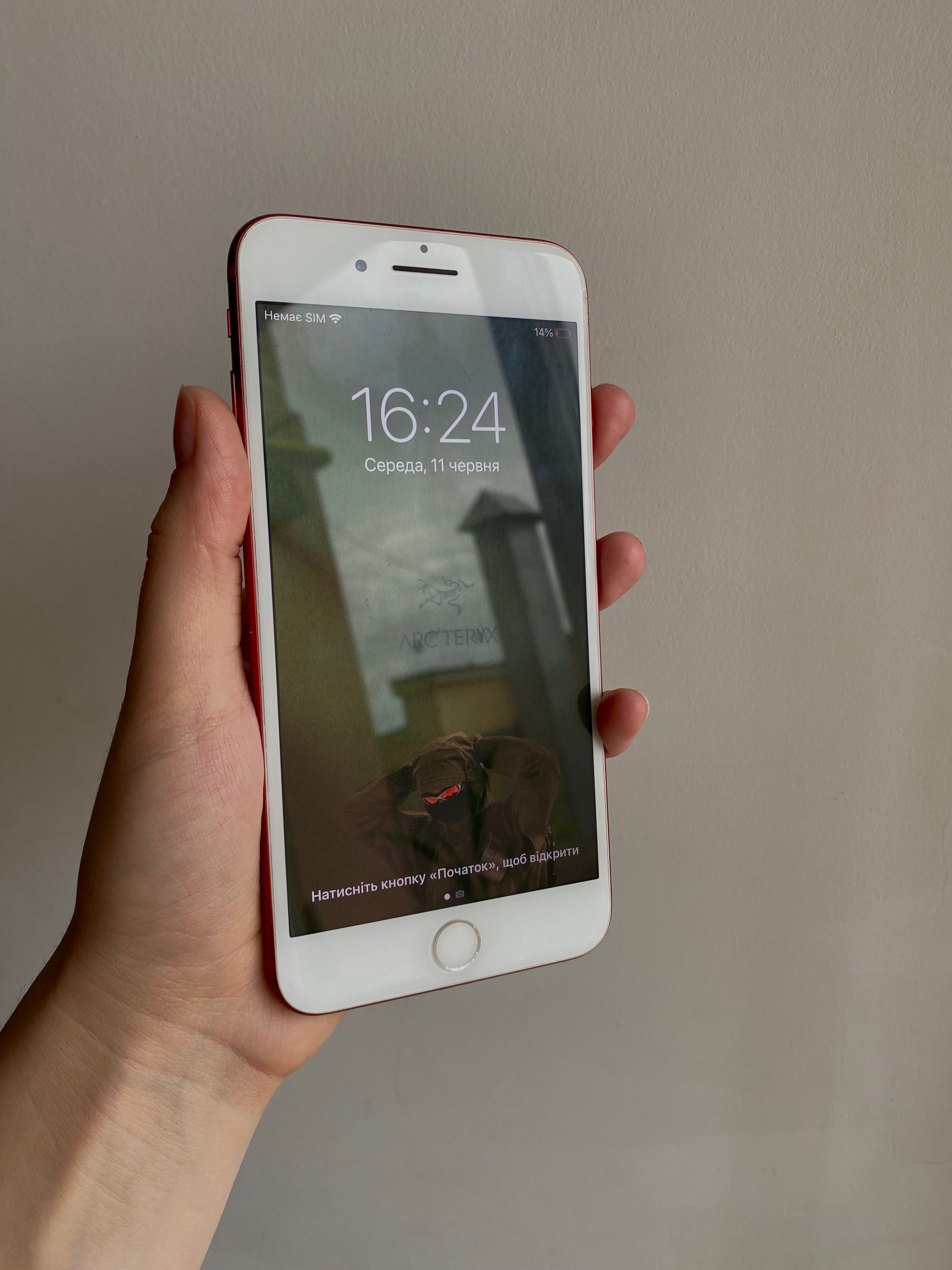 iPhone 7+ продаю