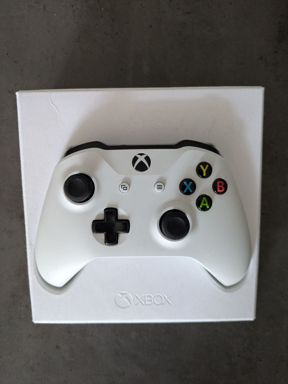 Kontroler Pad Xbox One Series S/X model 1708 biały