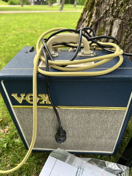 Електрогітара jackson kuxt blk king v bk комбопідсилювач vox