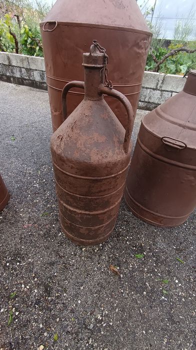 Latas de lagar de azeite