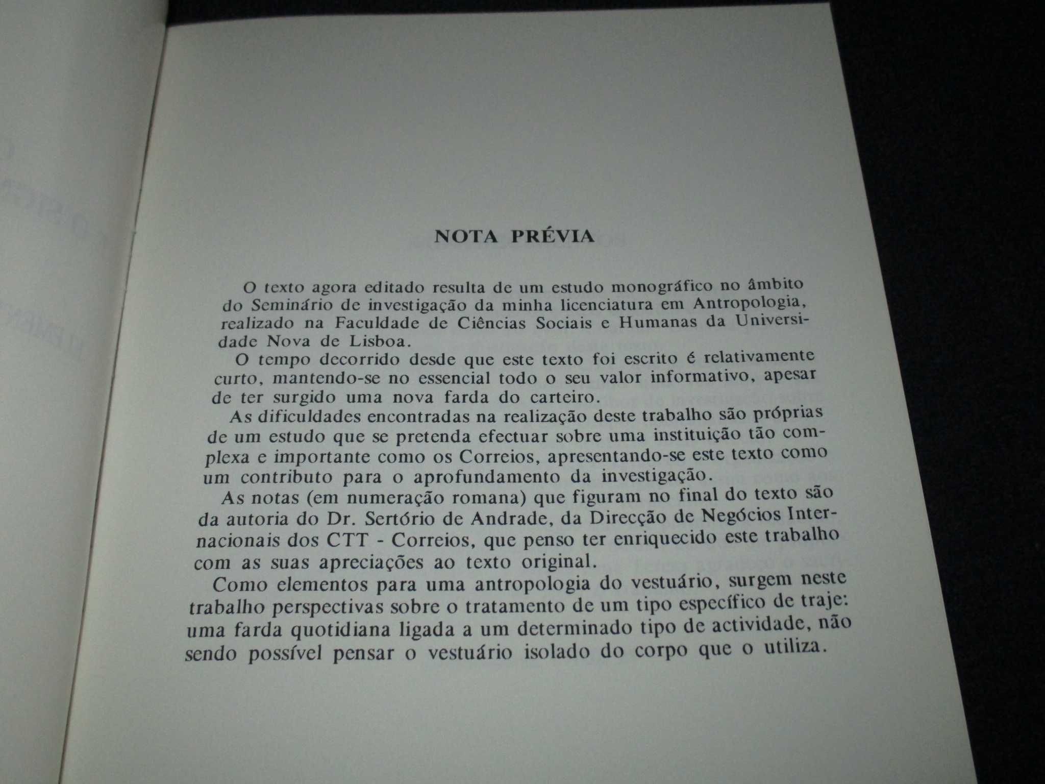 Livro O Traje do Carteiro e o significado de uma actividade