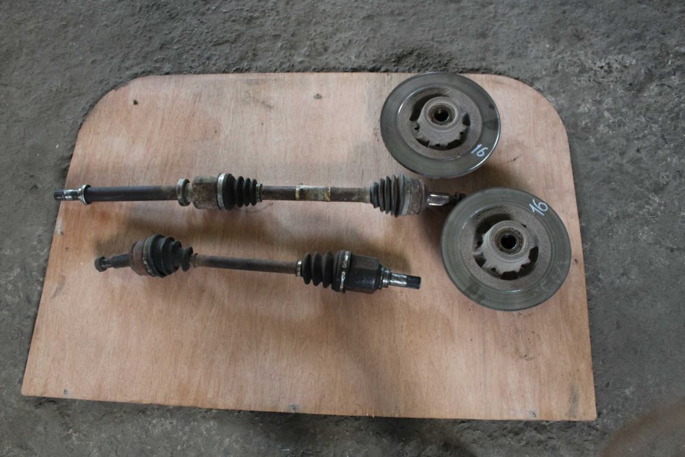 Полуось Полувісь Напіввісь для Renault Kangoo 2008-2020