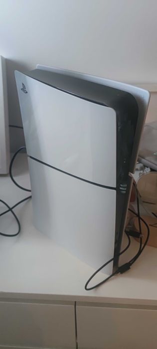 PS5 + cabo HDMI + auscultadores bluetooth Nplay 2.0