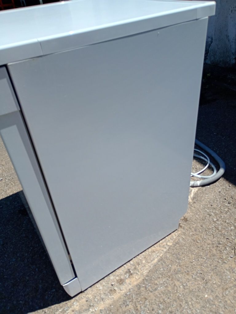 Máquina de lavar loiça SEMI-NOVA com entrega e garantia