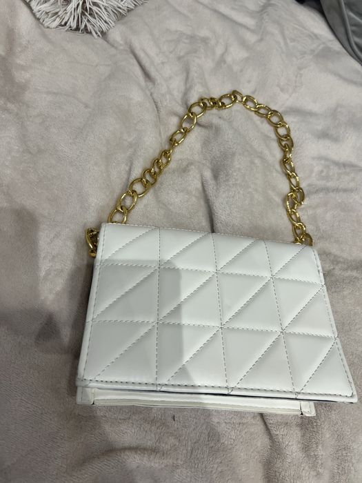 Torebka biała z łańcuszkiem