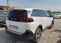 Peugeot 5008 2019r, 1.5HDI. Uszkodzony przód. 7 osób. VAT 23% brutto