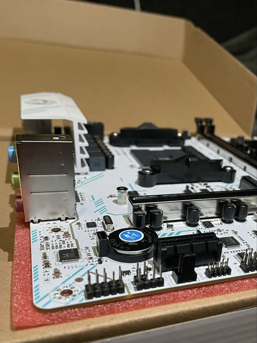 Материнская плата SOYO B450M AM4 Ryzen 1000-5000 DDR4 до 64 ГБ