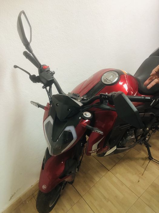 Motorizada Keeway seminova só tem 20km