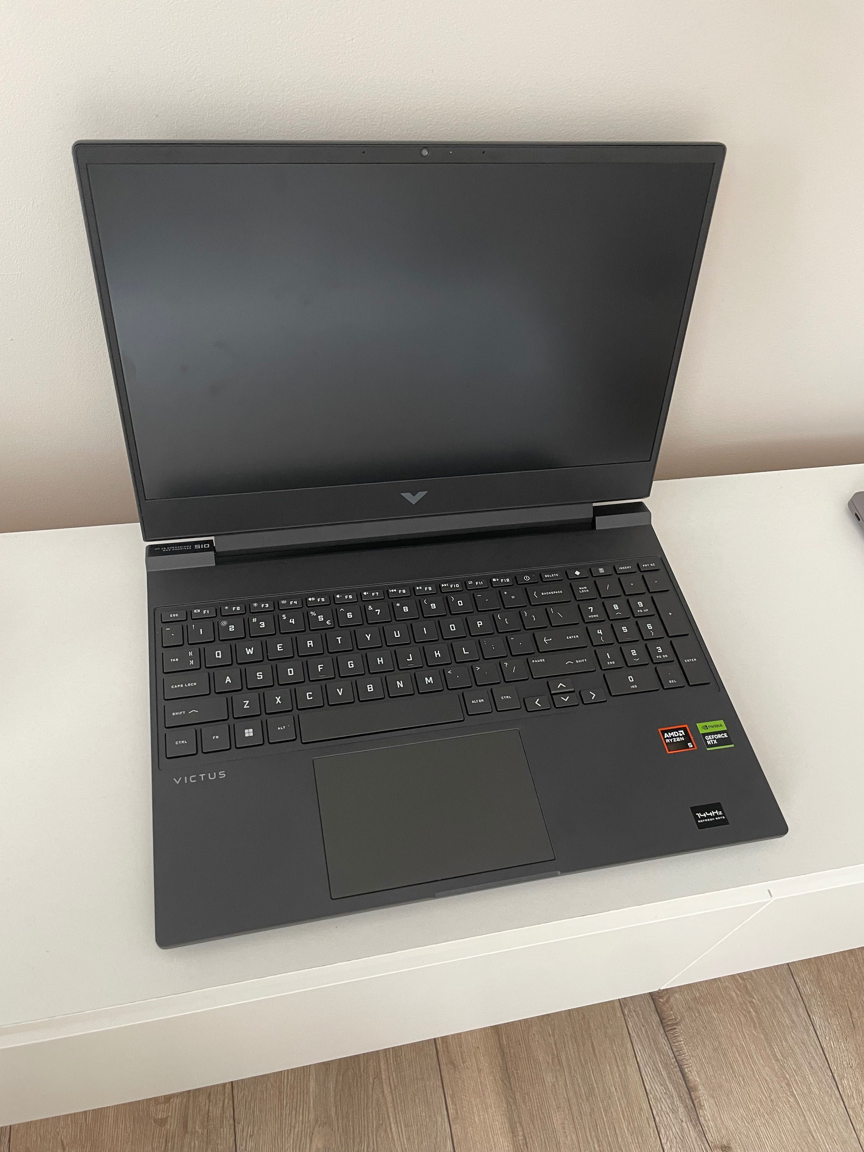 HP Victus 15 Ryzen 5-8645HS/DDR5 32GB/1TB RTX4050, 144Hz