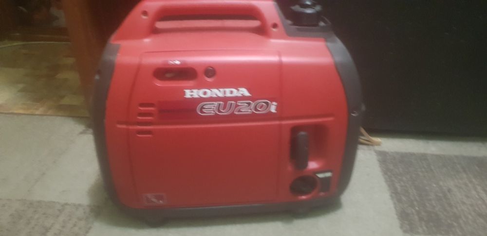 Продам генератор Honda 2кв