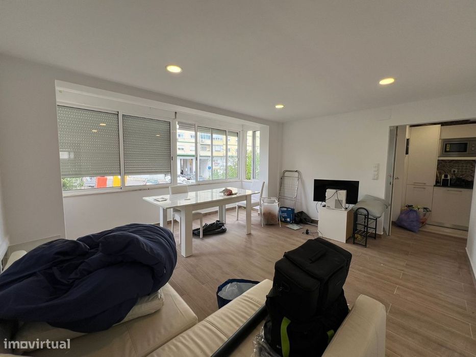 Apartamento T3 remodelado em Odivelas