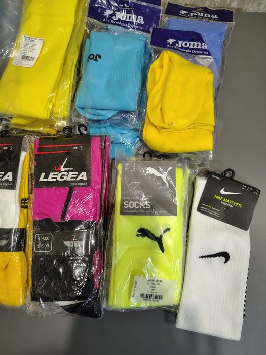 Продам нові футбольні гетри відомих брендів