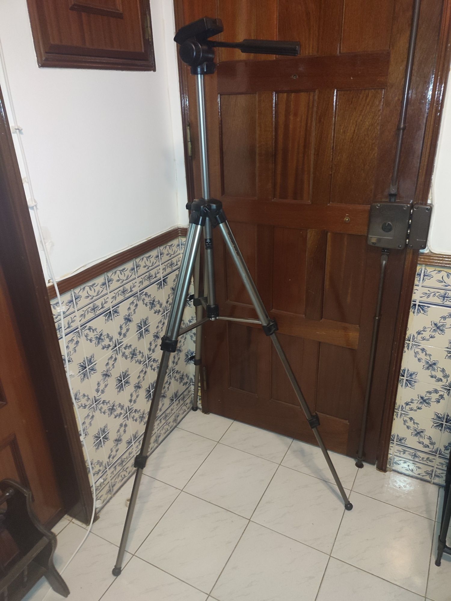 Tripé com cabeça Unomat SVA 60