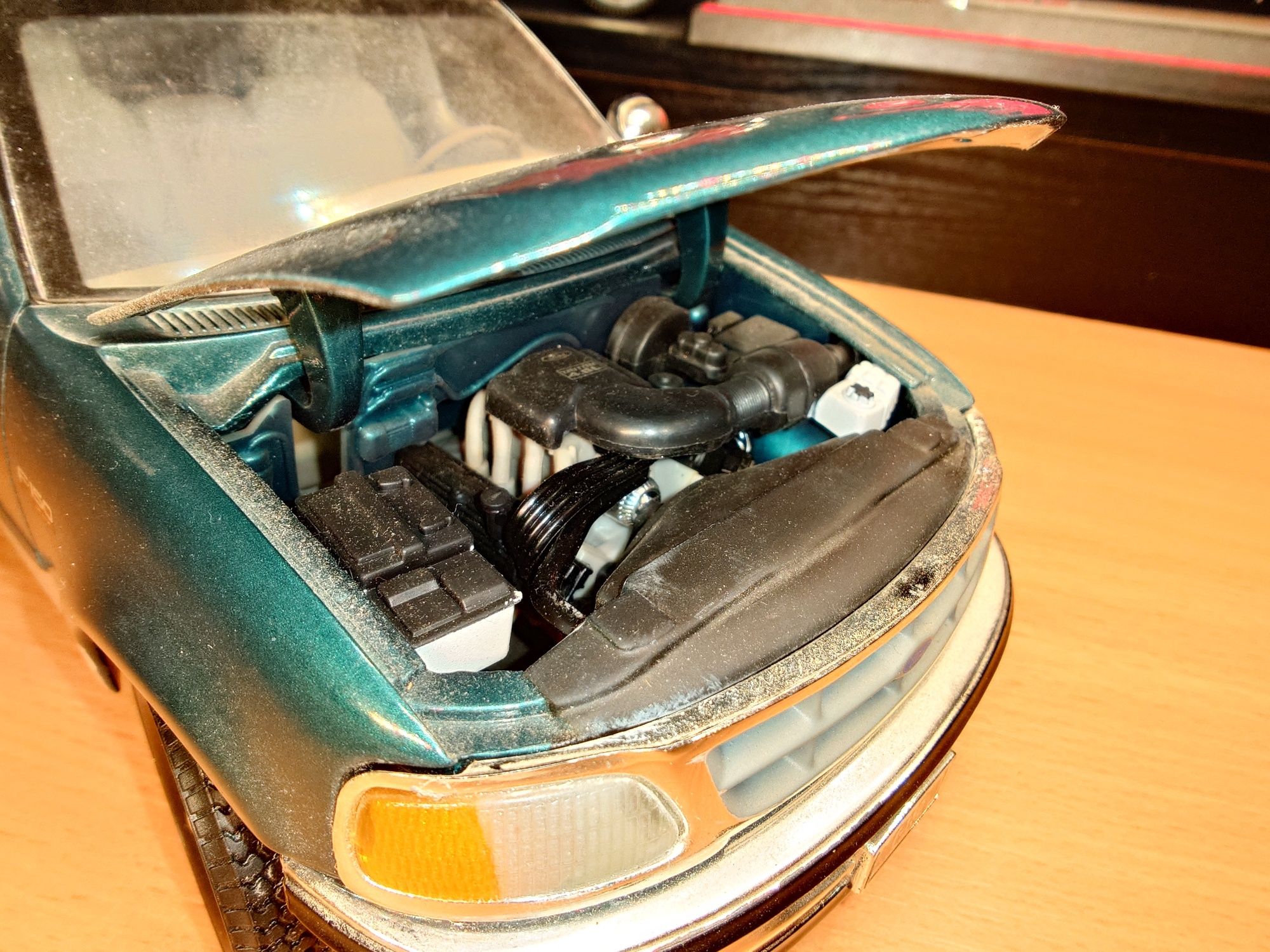 Модель Ford 150 90x років Фірми ERTL 1:18